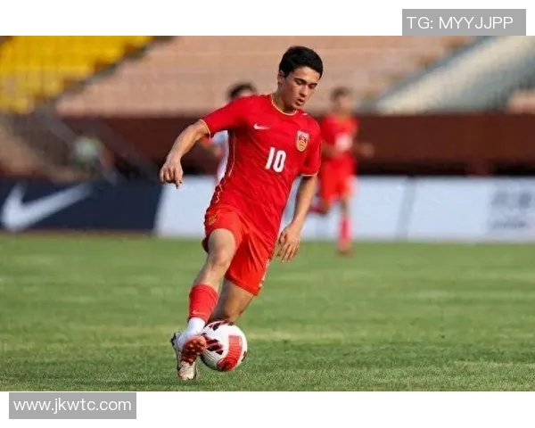 20世纪50大足球巨星：探索足球历史中的传奇人物与辉煌时刻